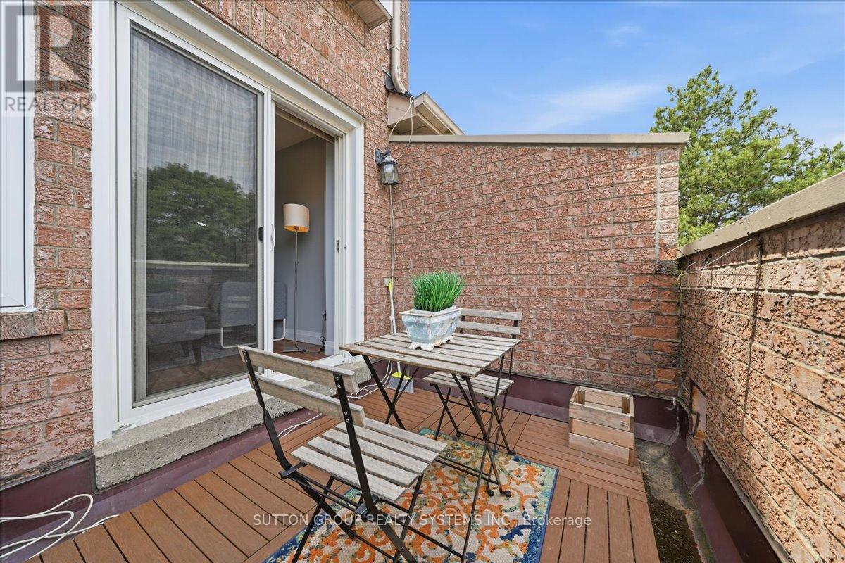 255 - 60 Barondale Drive Property Photo 6