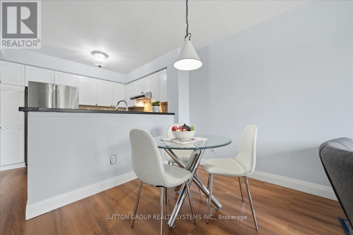 255 - 60 Barondale Drive Property Photo 8