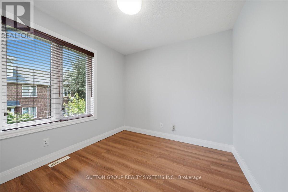 255 - 60 Barondale Drive Property Photo 13