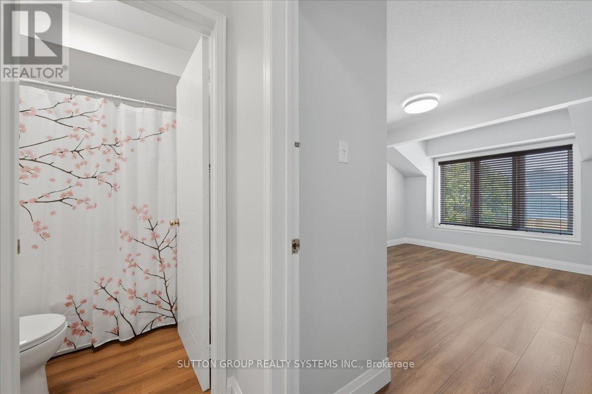 255 - 60 Barondale Drive Property Photo 23
