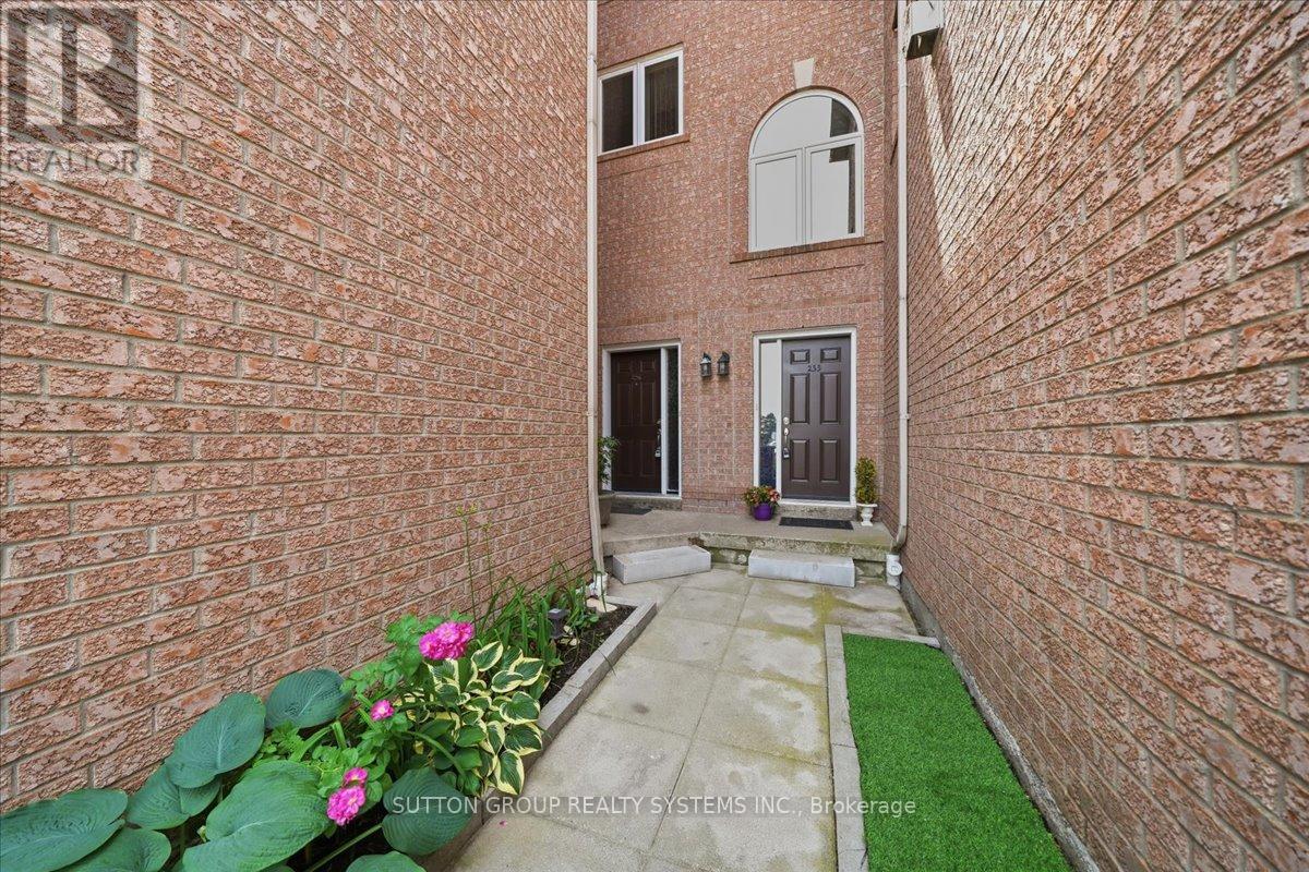 255 - 60 Barondale Drive Property Photo 34