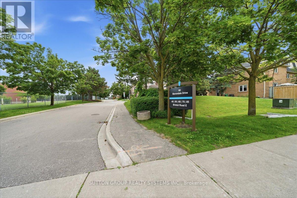 255 - 60 Barondale Drive Property Photo 38