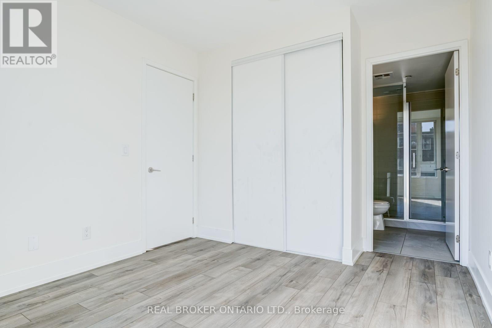 208 - 11 Maryport Avenue Property Photo 15