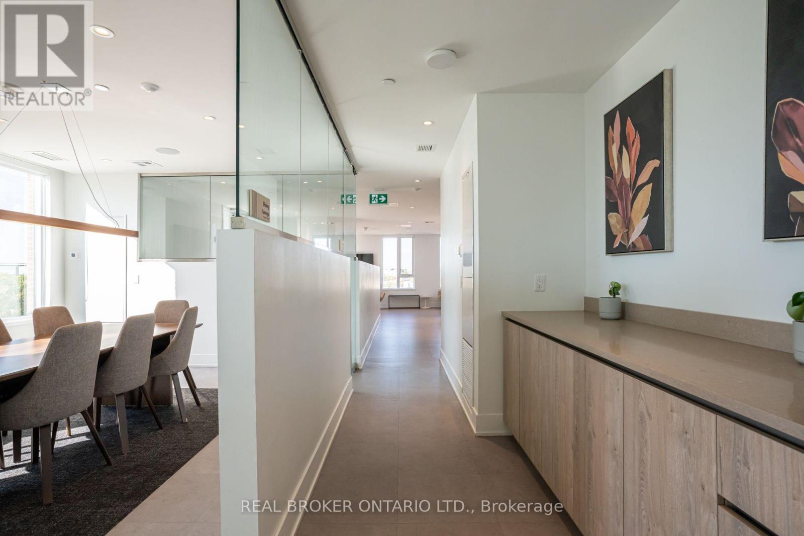 208 - 11 Maryport Avenue Property Photo 30