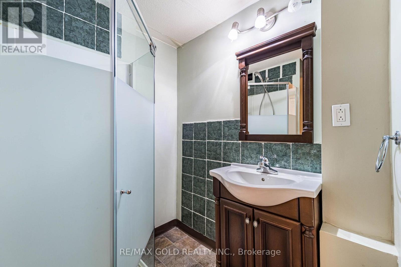 21 Mistybrook Crescent Property Photo 35
