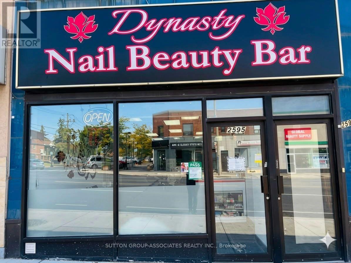 2595 Eglinton Avenue W Property Photo 2