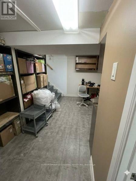 2595 Eglinton Avenue W Property Photo 13