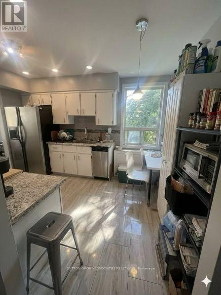 2595 Eglinton Avenue W Property Photo 16
