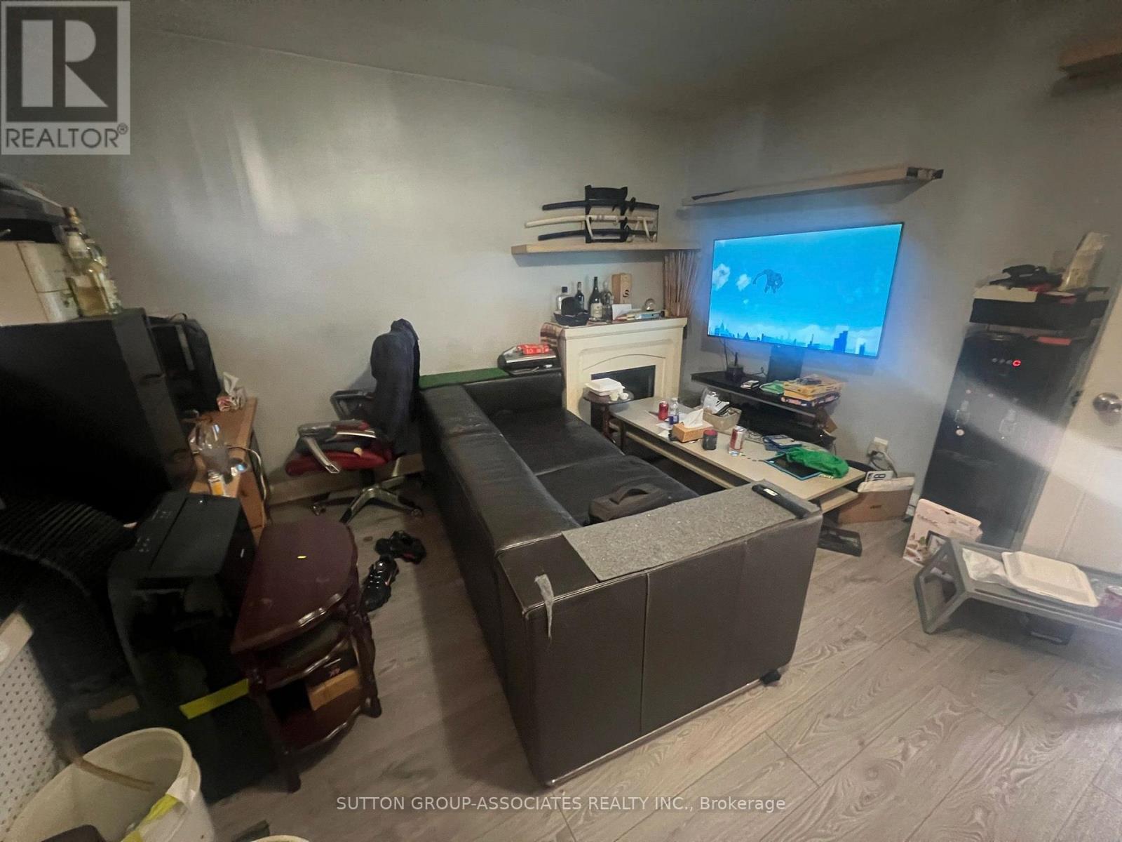 2595 Eglinton Avenue W Property Photo 23