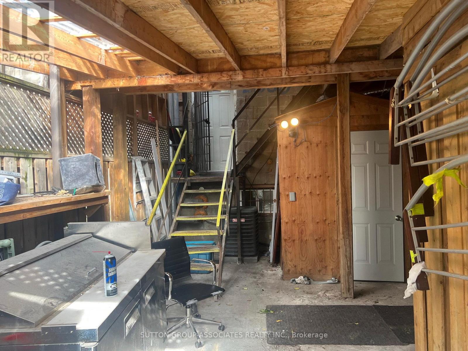 2595 Eglinton Avenue W Property Photo 29