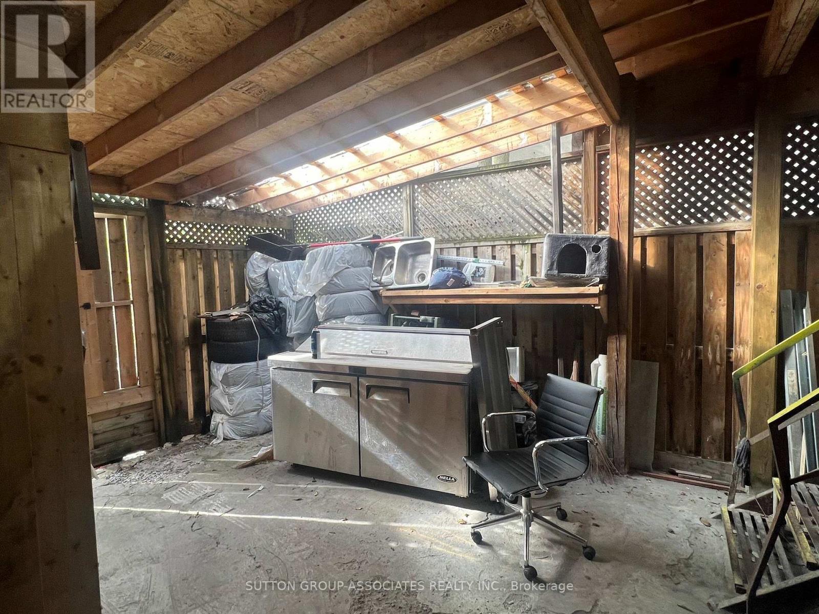 2595 Eglinton Avenue W Property Photo 41