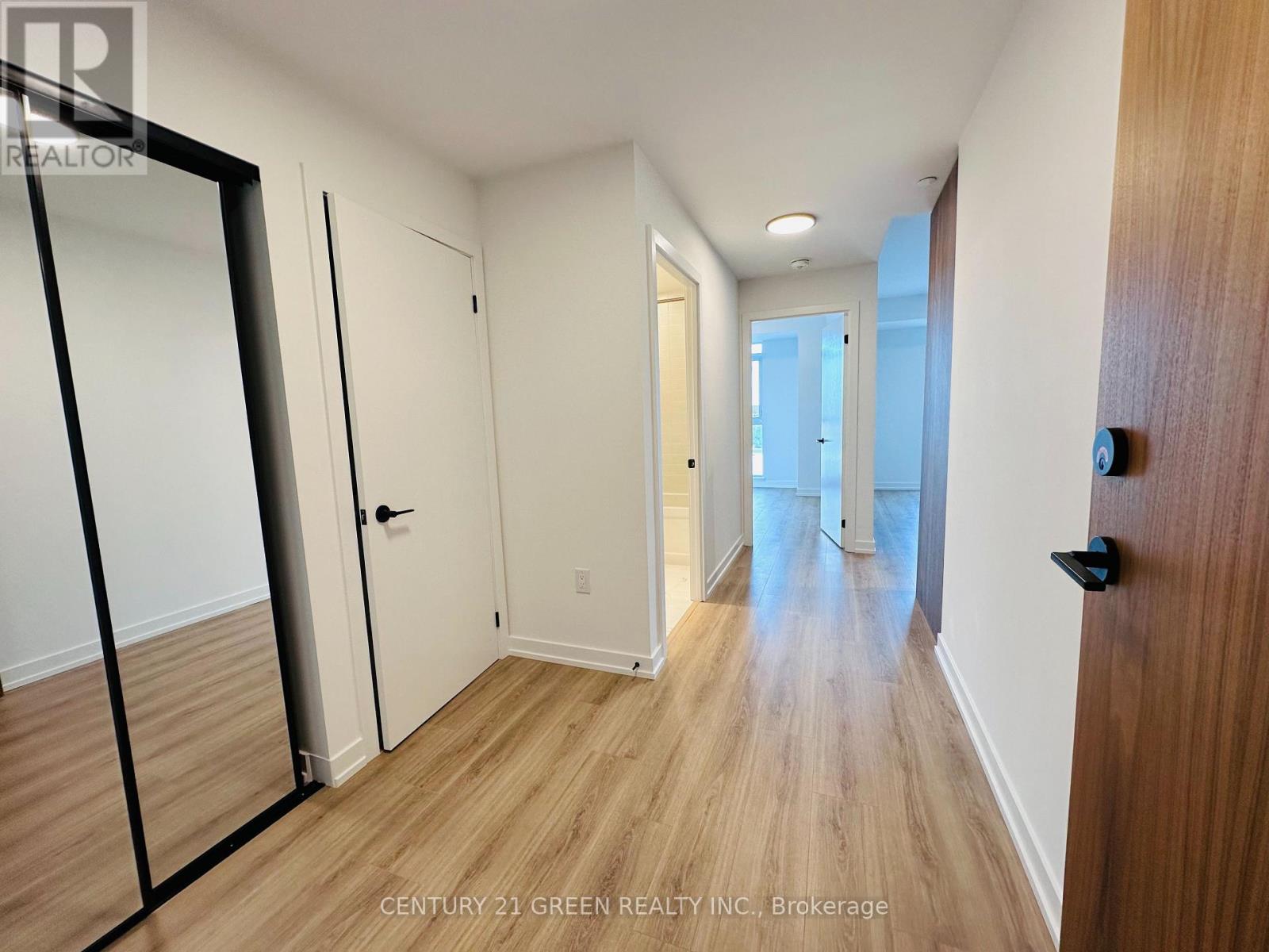 503 - 10 Lagerfeld Drive Property Photo 3