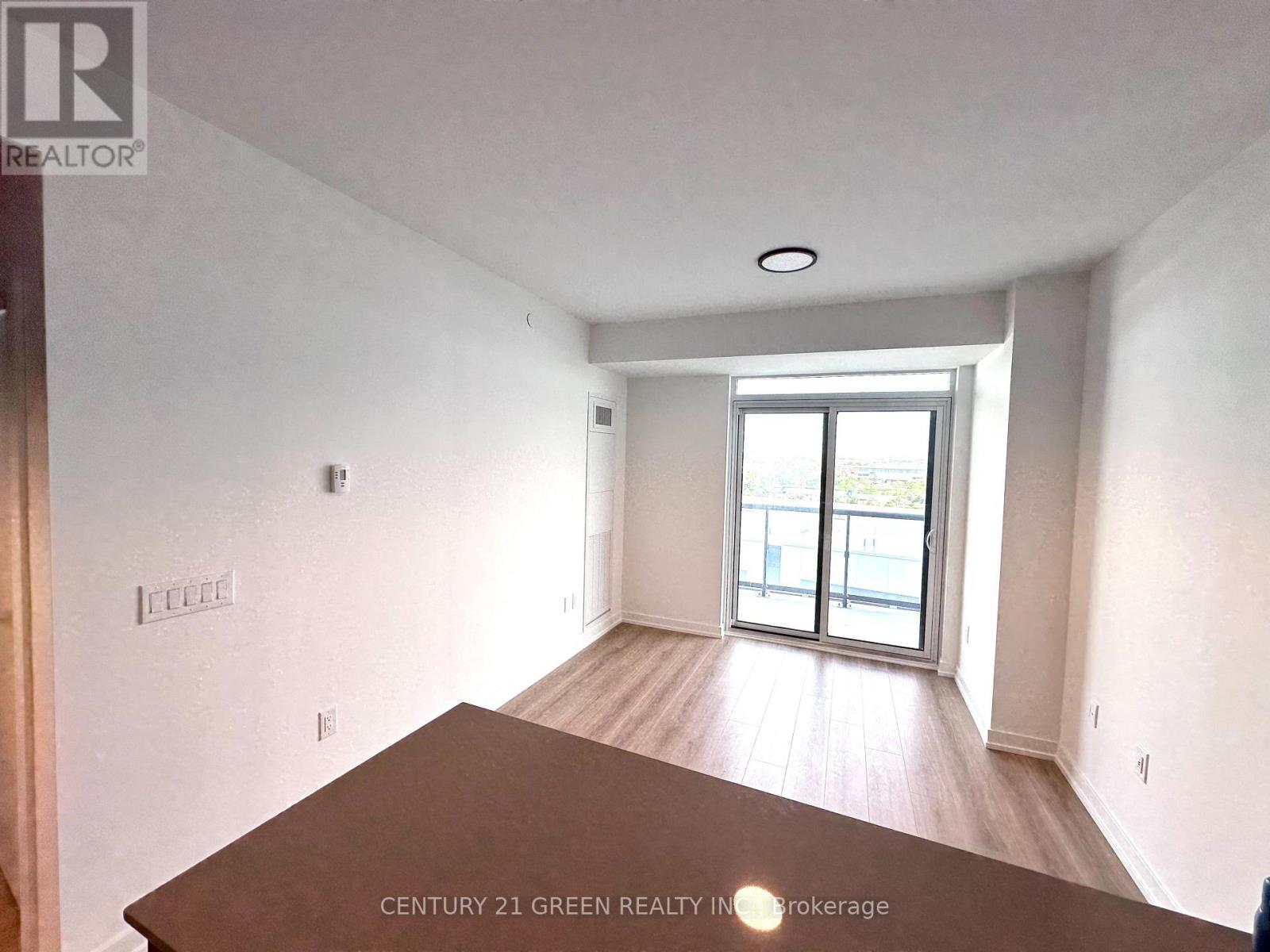 503 - 10 Lagerfeld Drive Property Photo 9