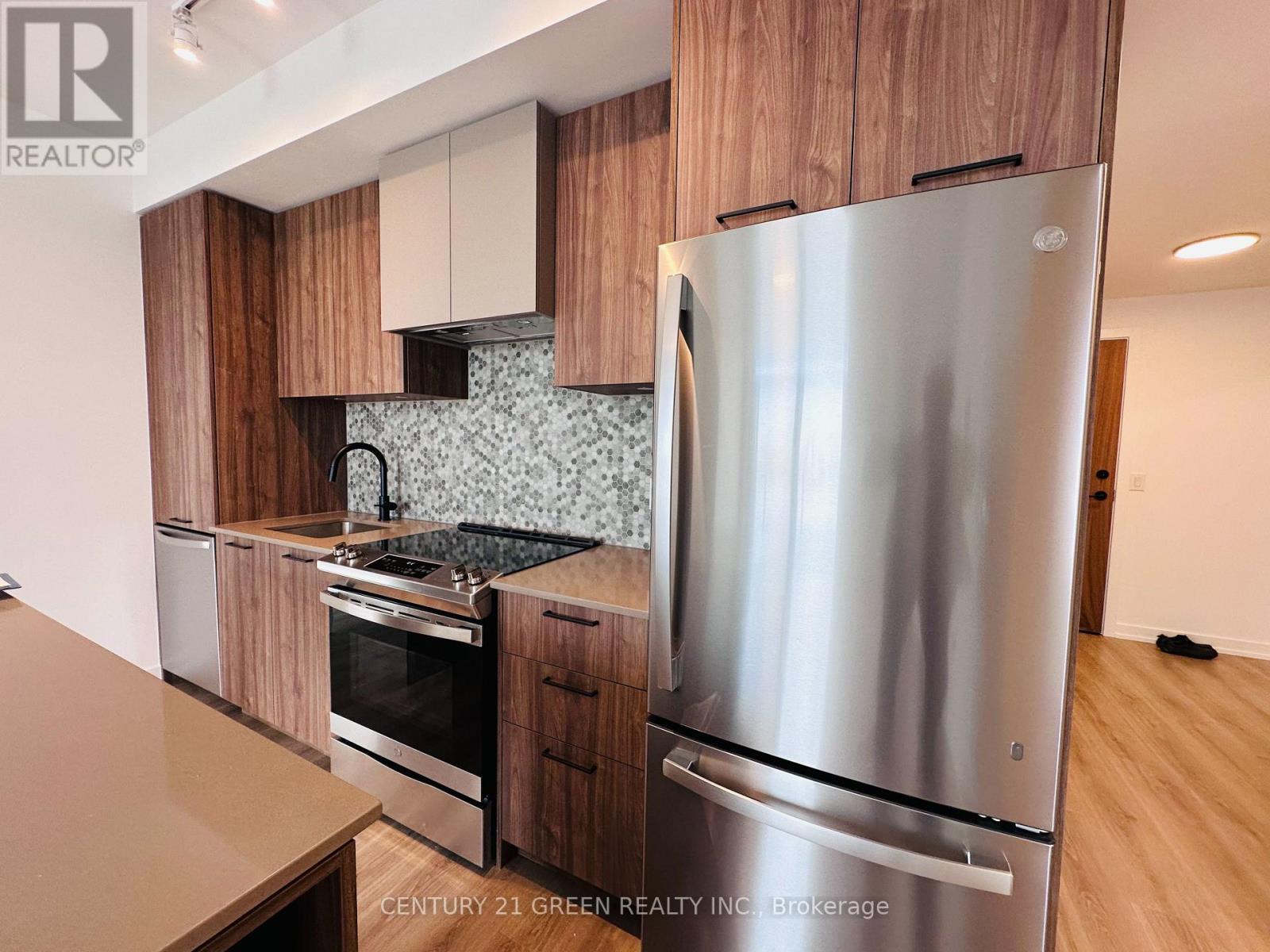 503 - 10 Lagerfeld Drive Property Photo 10