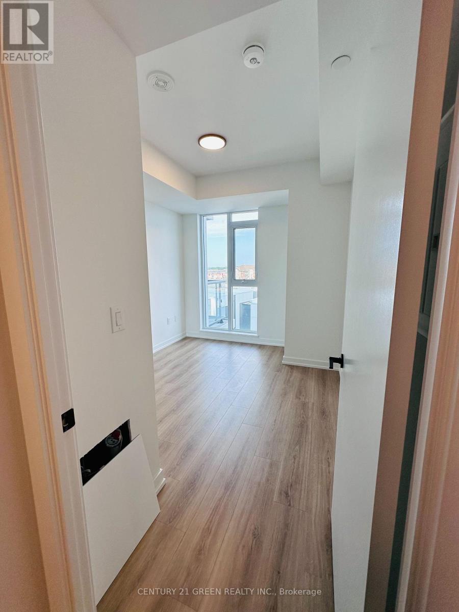 503 - 10 Lagerfeld Drive Property Photo 12