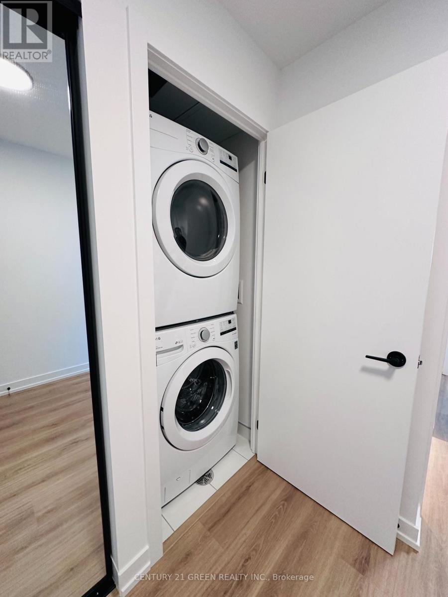 503 - 10 Lagerfeld Drive Property Photo 15