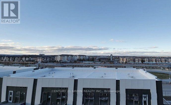 503 - 10 Lagerfeld Drive Property Photo 17