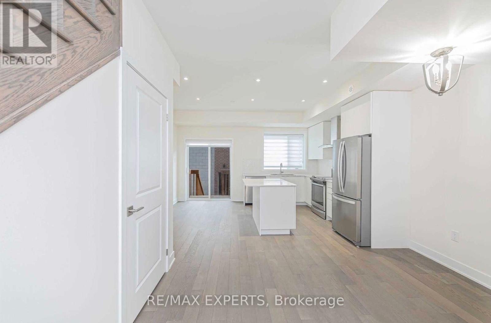 54 William Duncan Road Property Photo 7
