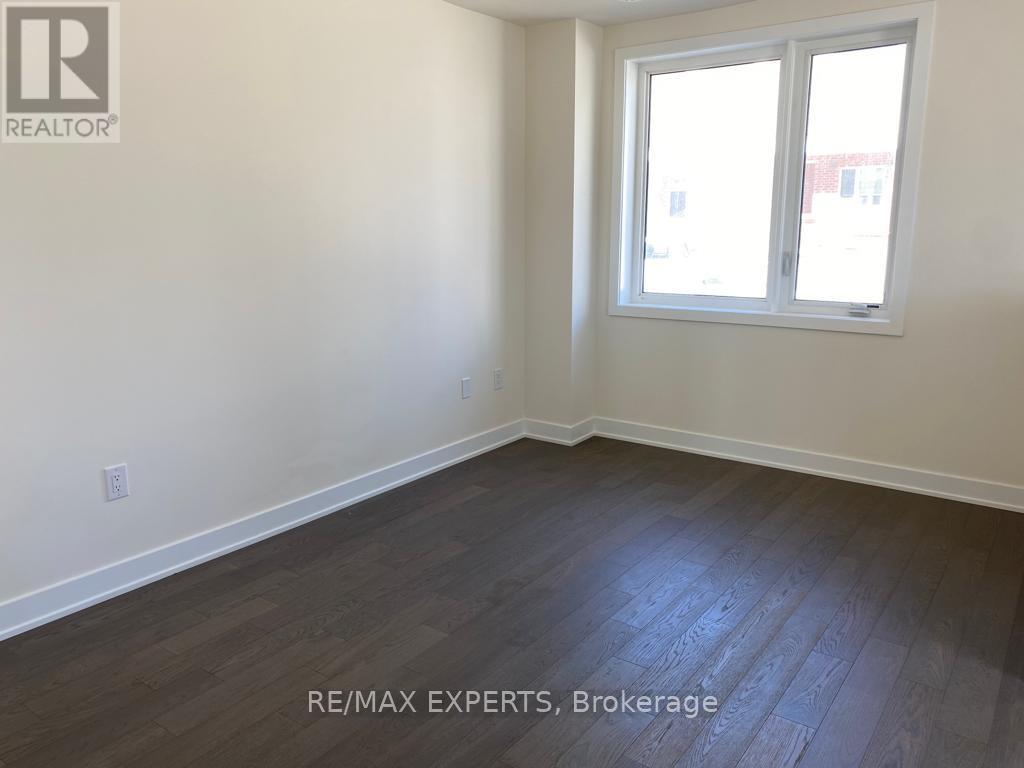 54 William Duncan Road Property Photo 14