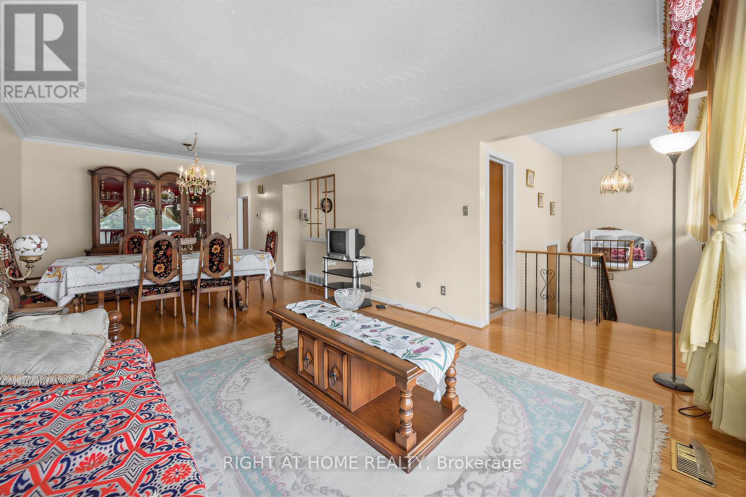 7 Daystrom Drive Property Photo 5