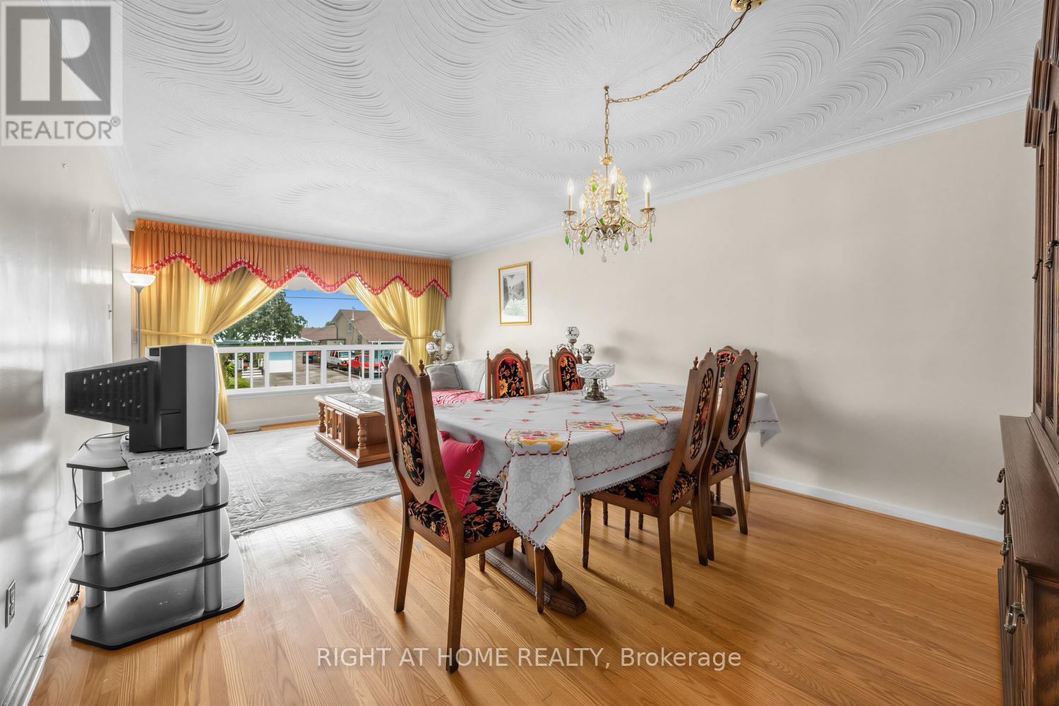 7 Daystrom Drive Property Photo 8