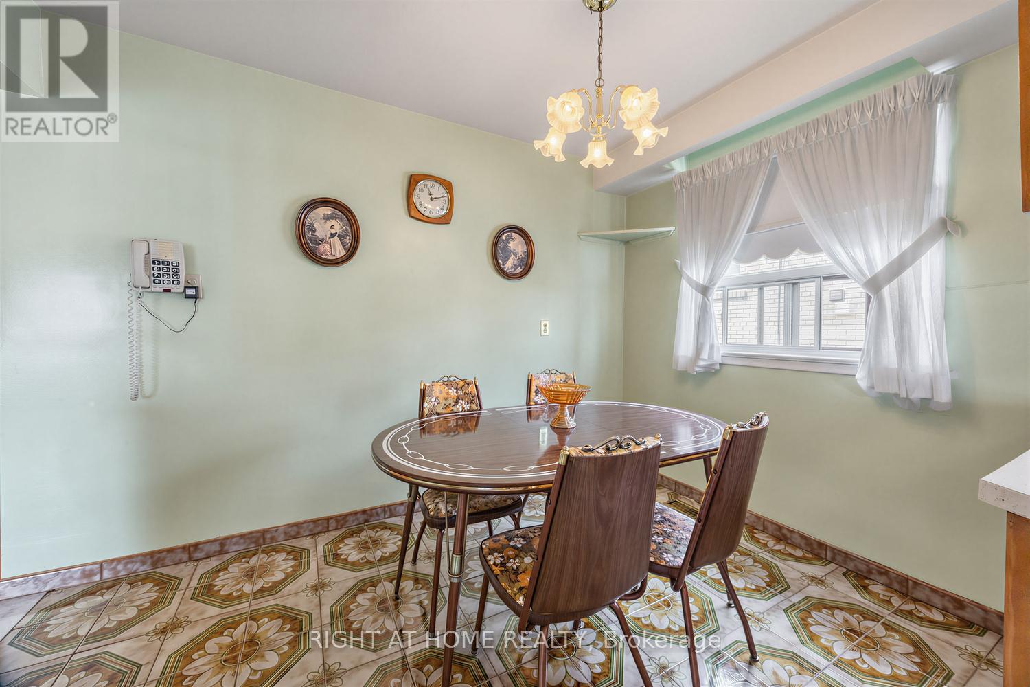 7 Daystrom Drive Property Photo 10