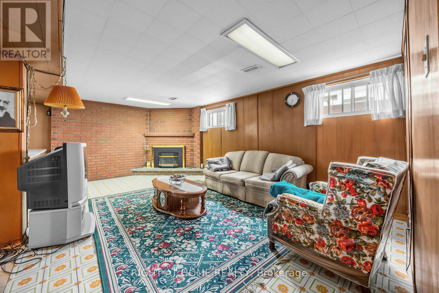 7 Daystrom Drive Property Photo 20