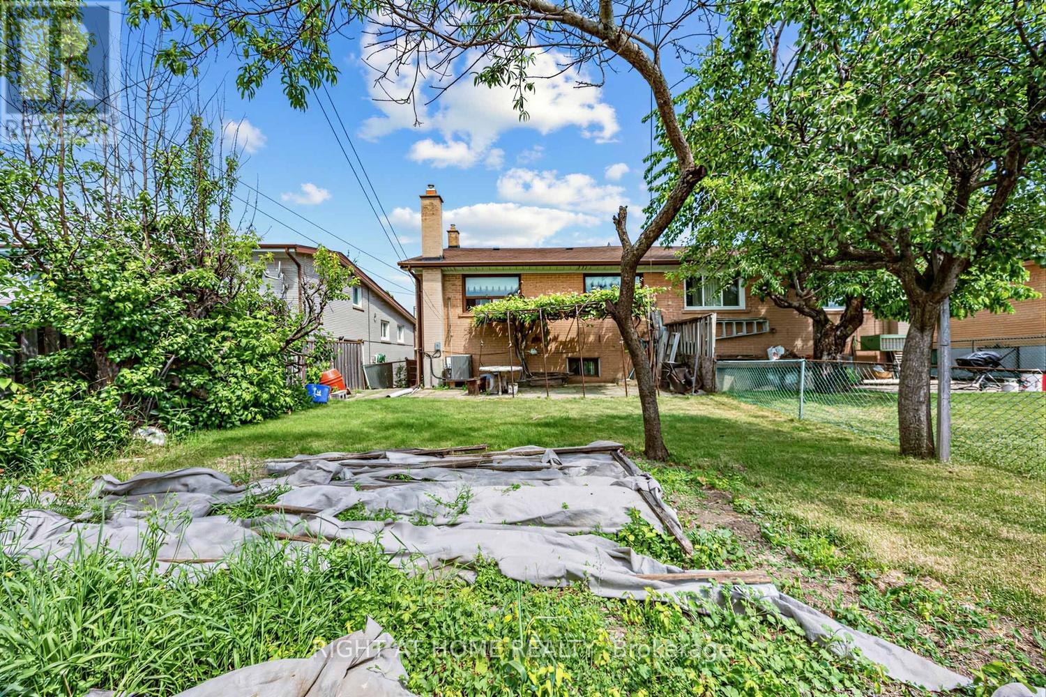 7 Daystrom Drive Property Photo 28