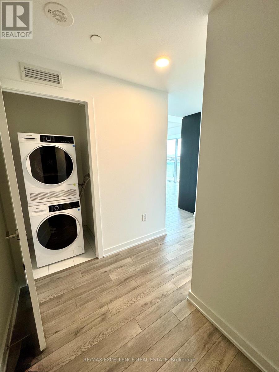 419 - 15 Skyridge Drive Property Photo 3