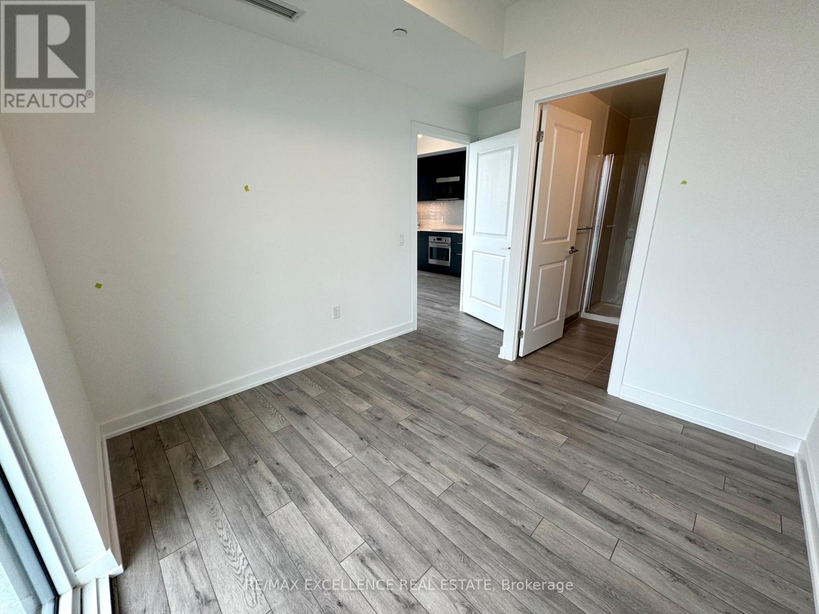 419 - 15 Skyridge Drive Property Photo 8