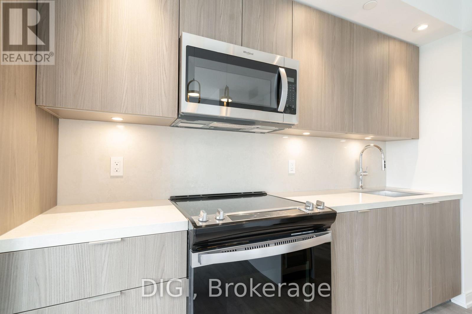 W214 - 485 Perth Avenue Property Photo 7
