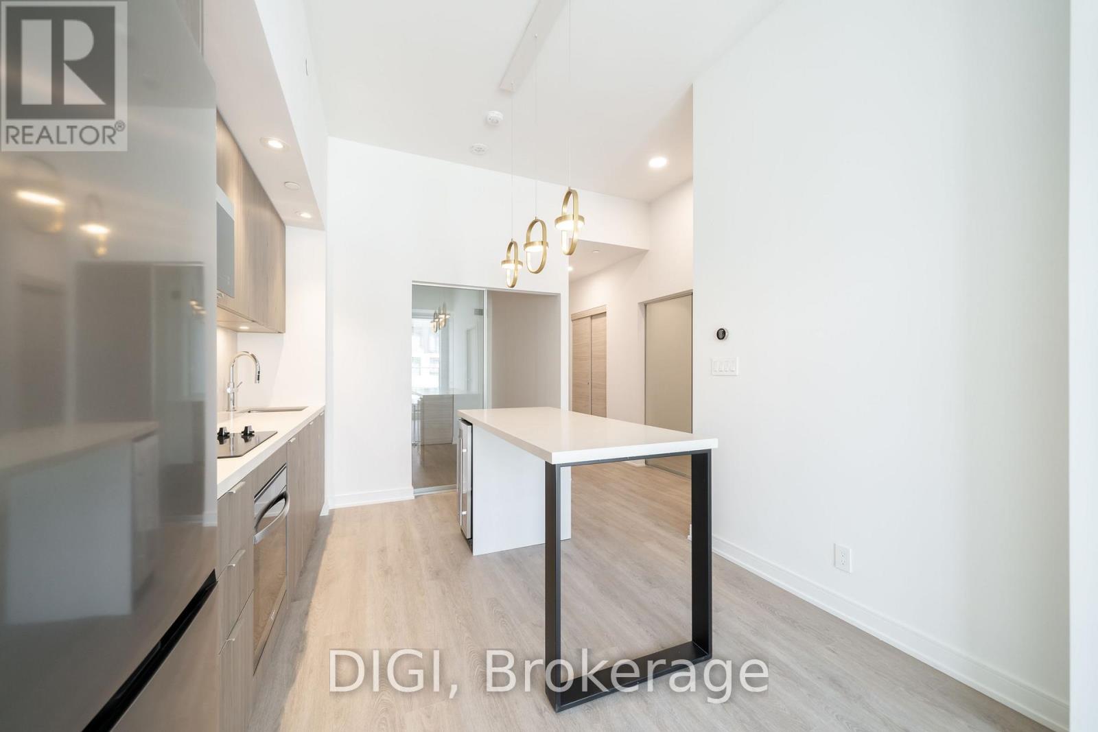 W426 - 485 Perth Avenue Property Photo 4