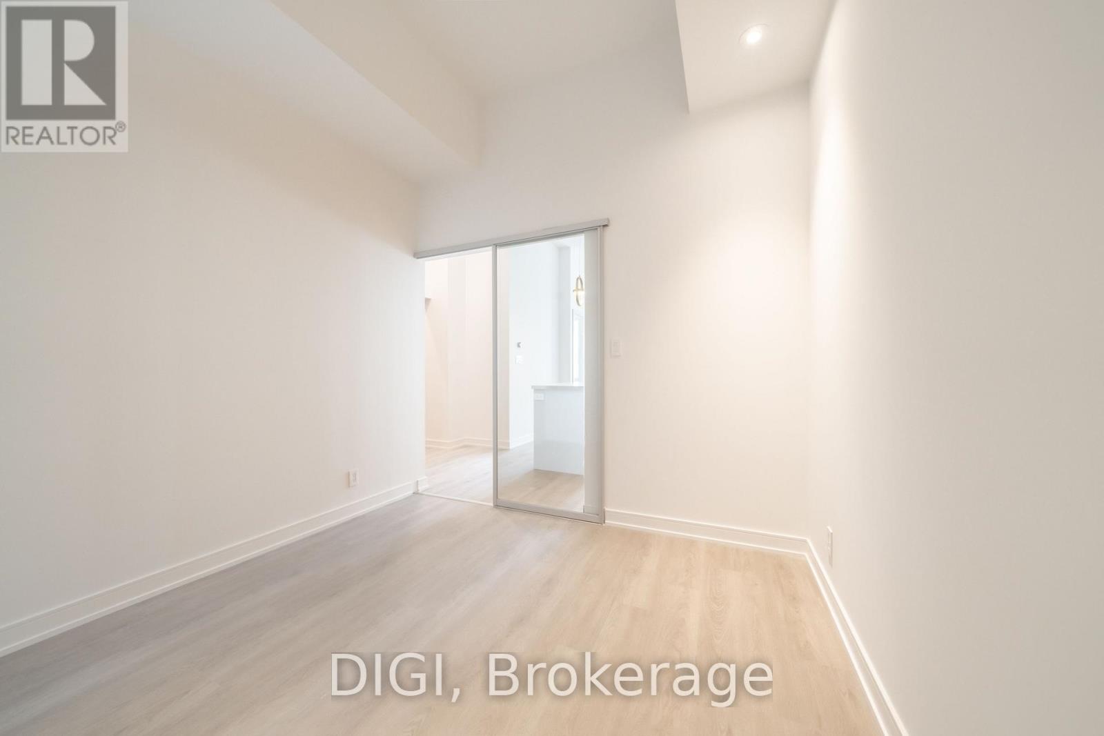 W426 - 485 Perth Avenue Property Photo 17