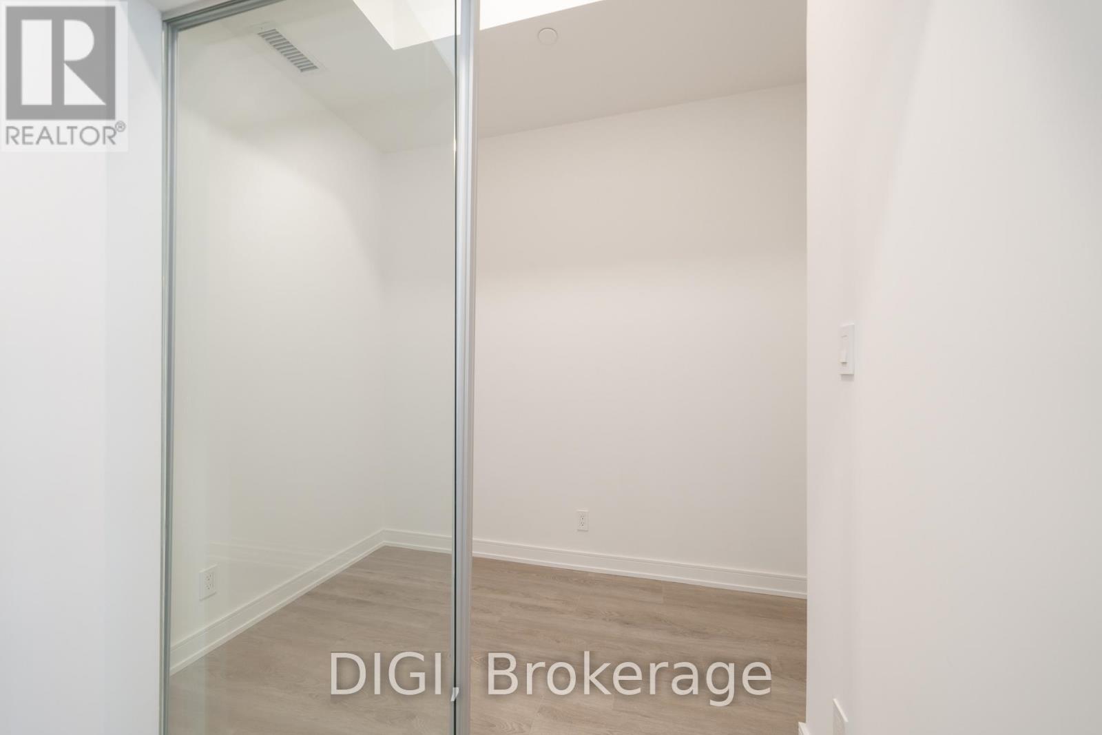 W426 - 485 Perth Avenue Property Photo 22