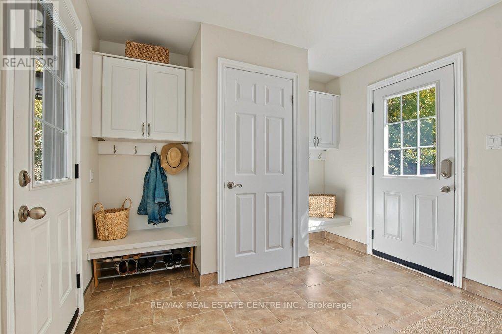 806 Hudson Court Property Photo 17