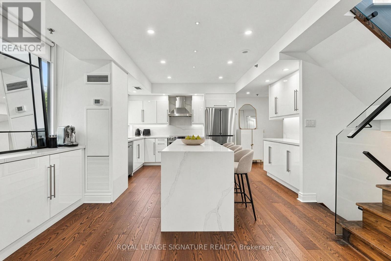 107 - 2230 Lake Shore Boulevard W Property Photo 4
