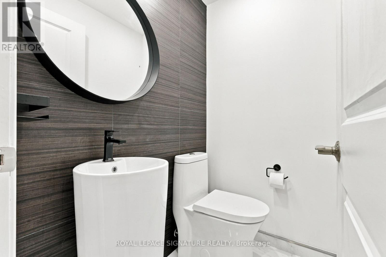 107 - 2230 Lake Shore Boulevard W Property Photo 8