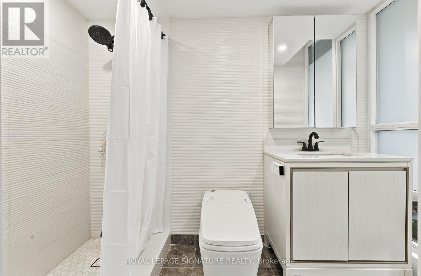 107 - 2230 Lake Shore Boulevard W Property Photo 19