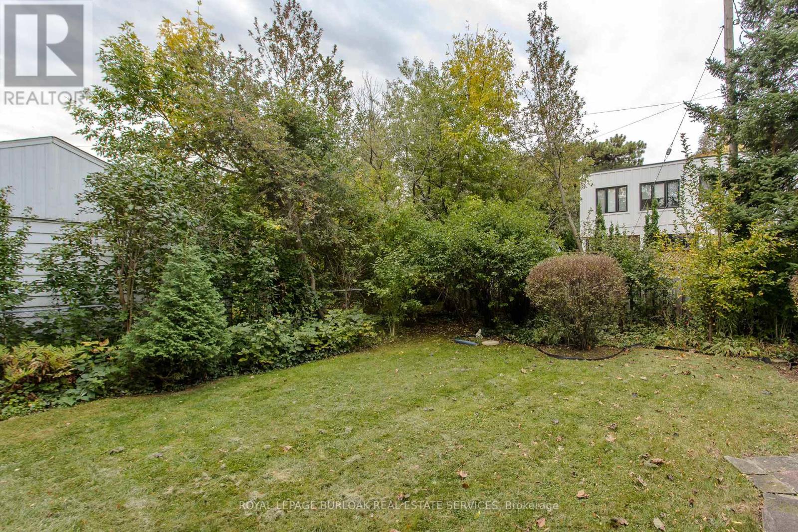 2104 Emerald Crescent Property Photo 6