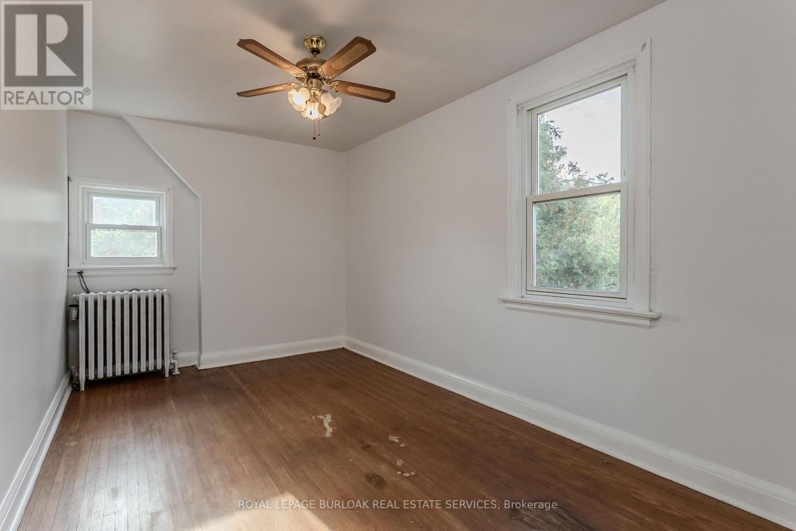 2104 Emerald Crescent Property Photo 24