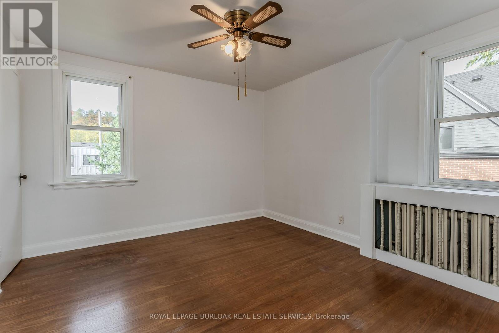 2104 Emerald Crescent Property Photo 26