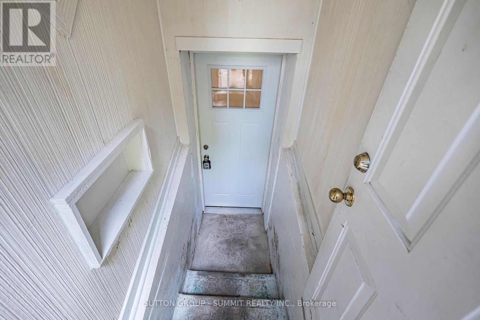 32 Ellis Avenue Property Photo 6