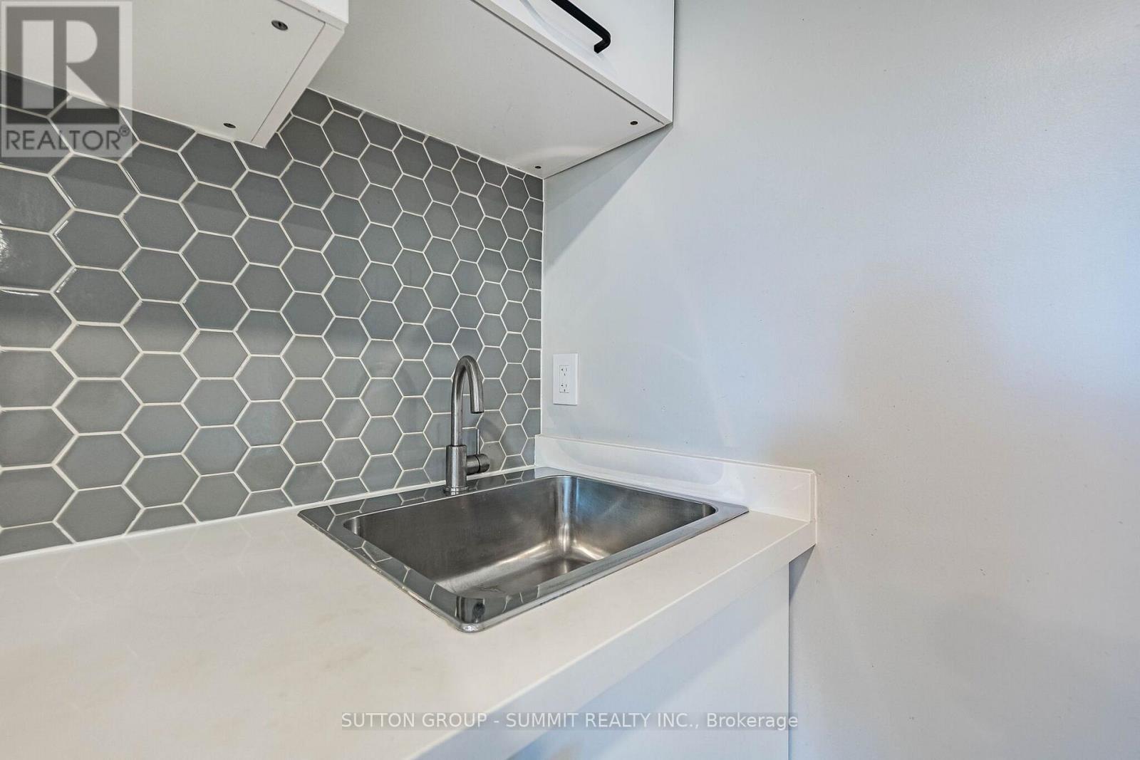 32 Ellis Avenue Property Photo 28