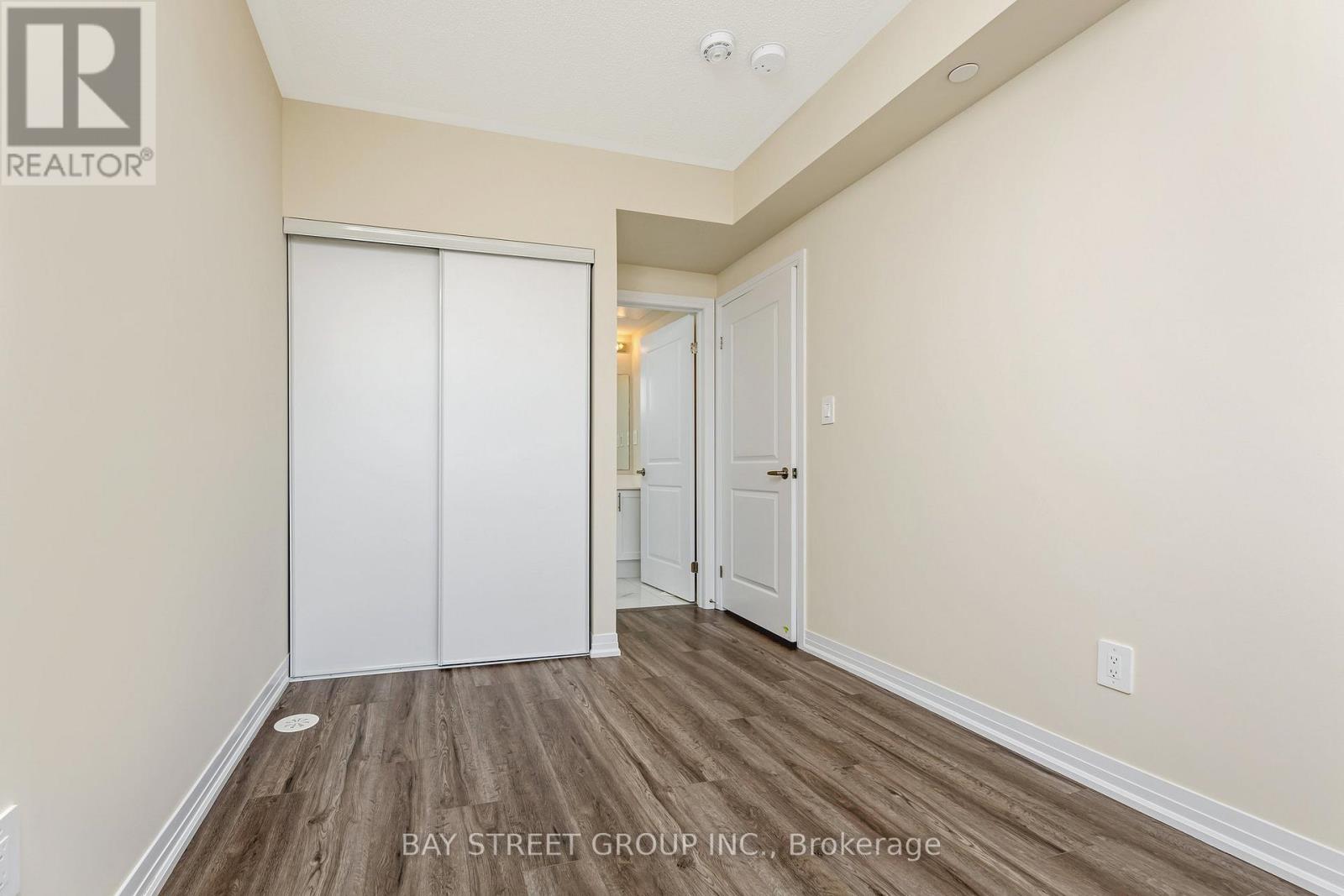 111 - 1573 Rose Way Property Photo 16