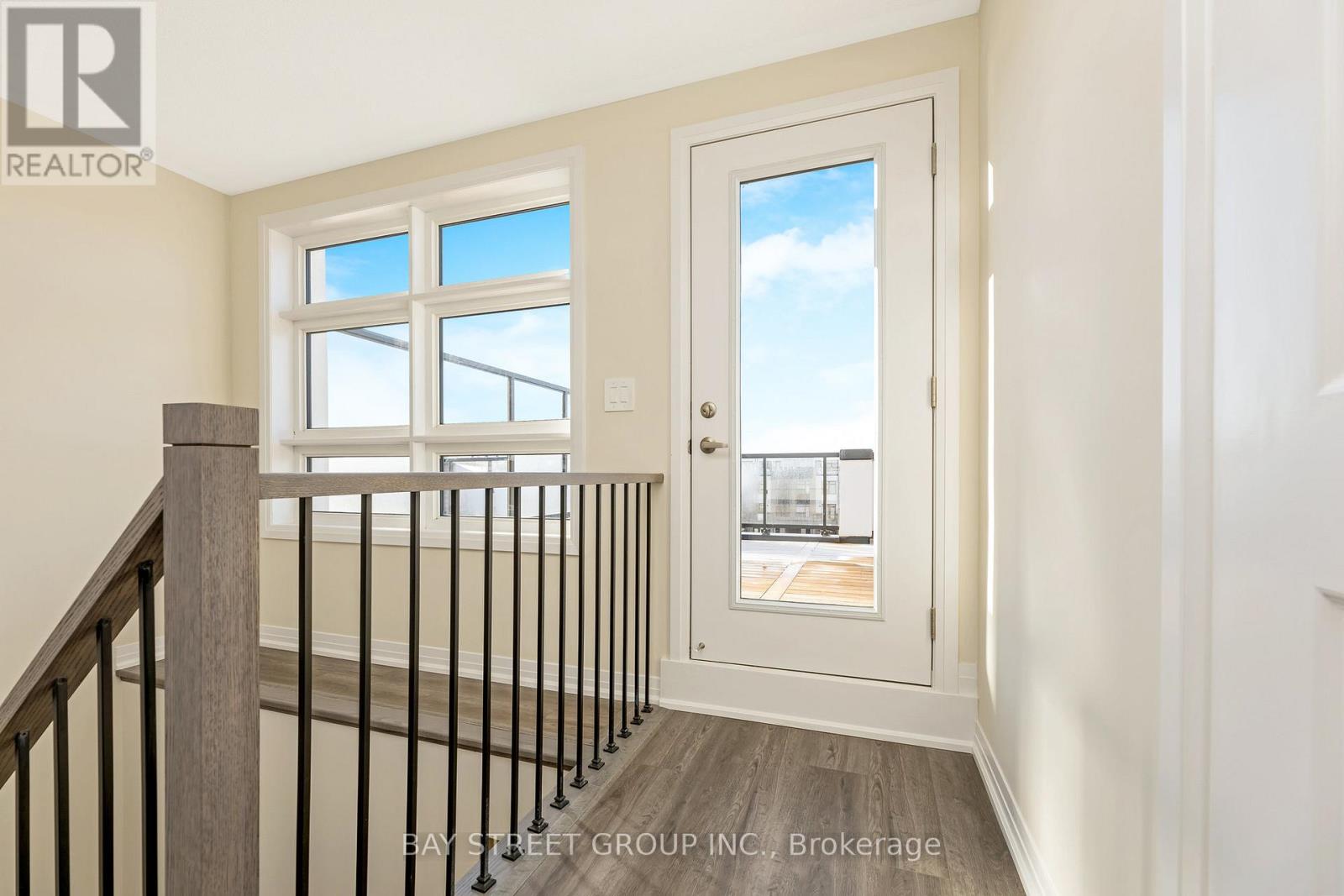 111 - 1573 Rose Way Property Photo 23