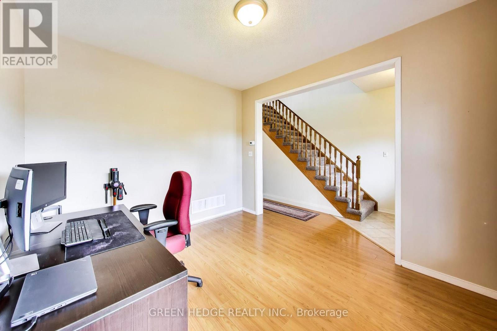 37 Hurst Street Property Photo 8
