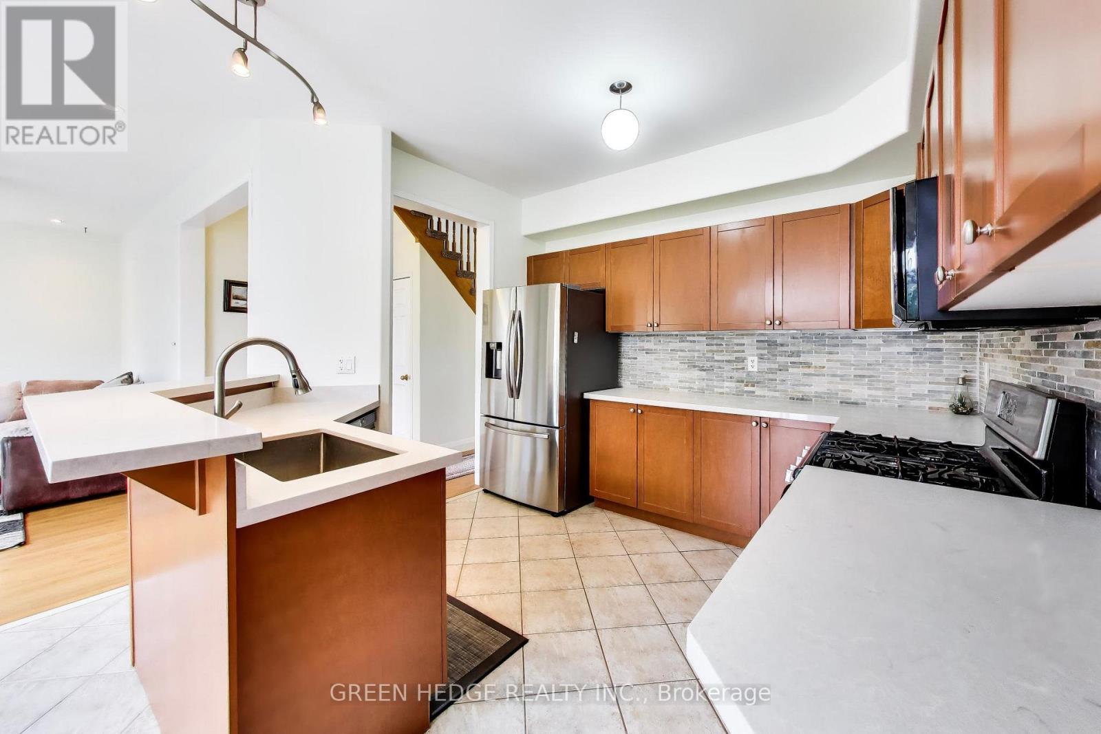 37 Hurst Street Property Photo 12
