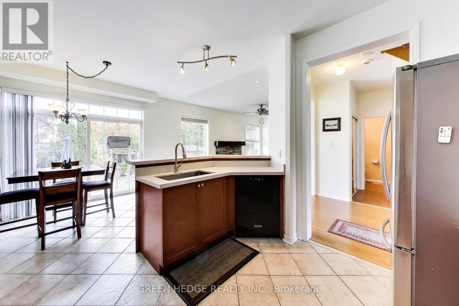 37 Hurst Street Property Photo 13