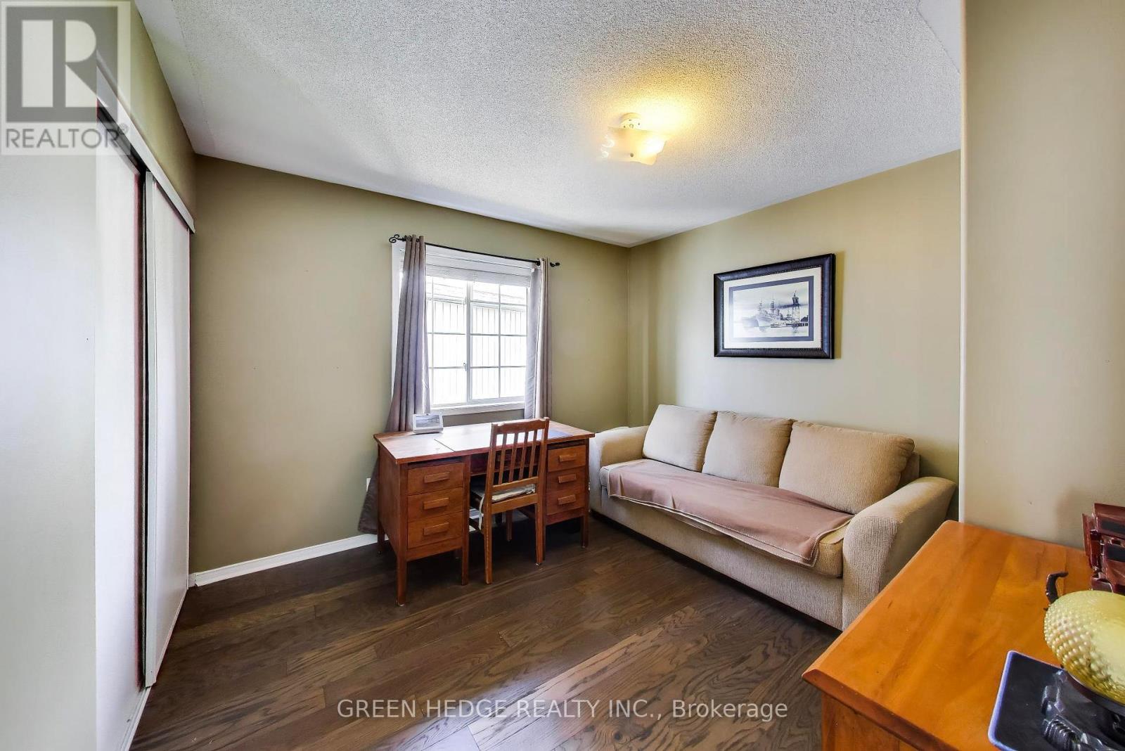37 Hurst Street Property Photo 24