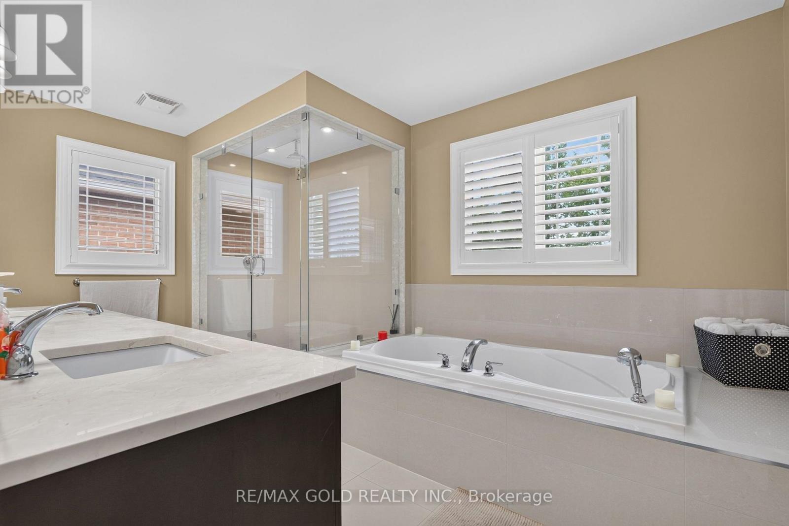 6 Ayrshire Court Property Photo 17